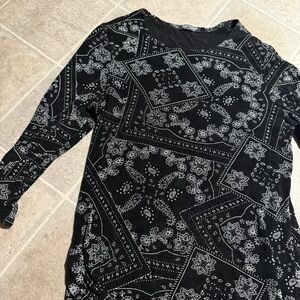 Vtg marc singer top Black Bandana Print 3/4 Sleeve white print made in USA a4